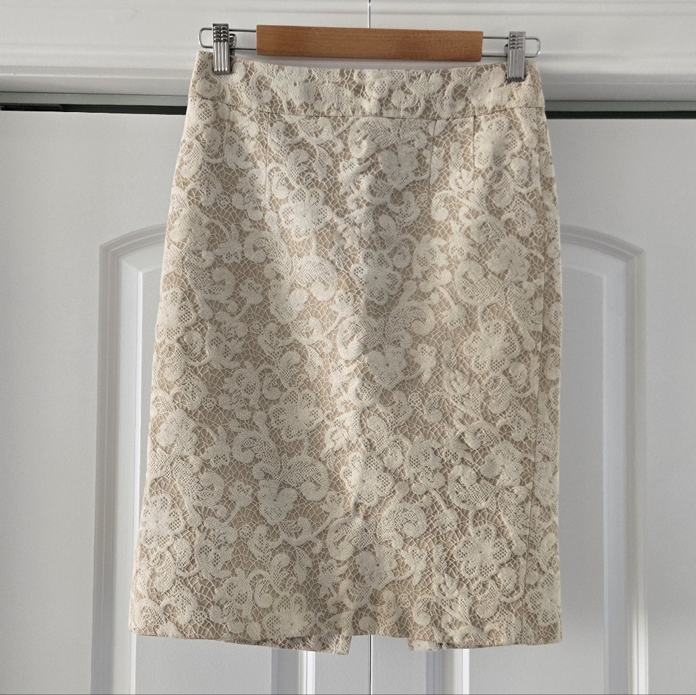 Banana Republic Cream Lace Pencil Skirt